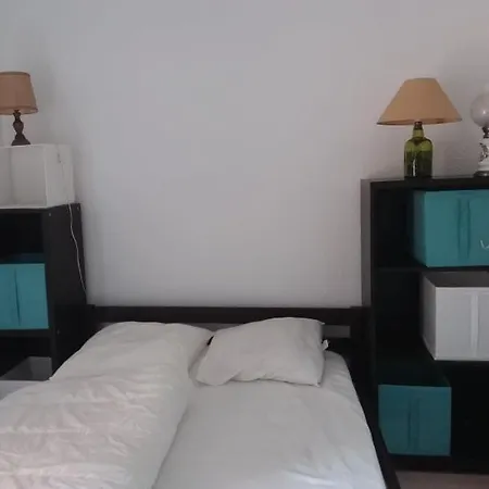 Les Pieds Dans L Eau